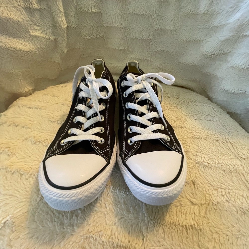Barely Worn Low Top Black Converse